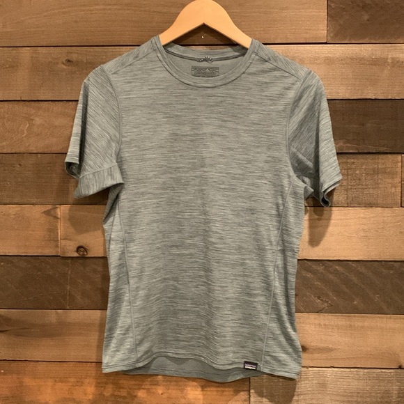 Patagonia Men's Cap Cool Lightweight Short Sleeve Shirt in Grey Heather - Picture 2 of 8